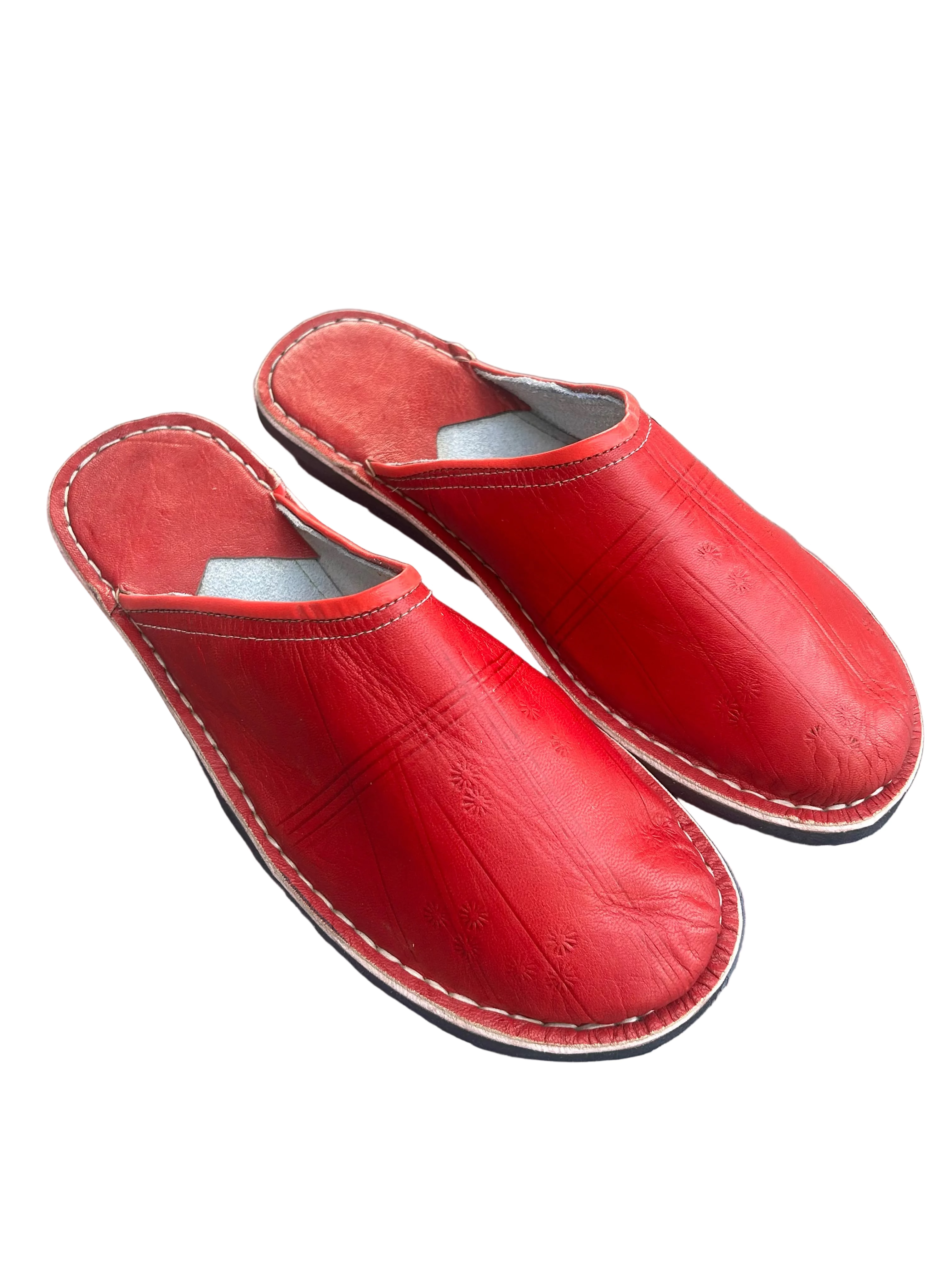 Babouche marocaine artisanale en cuir rouge sans talon — taille 44 fait main Maroc