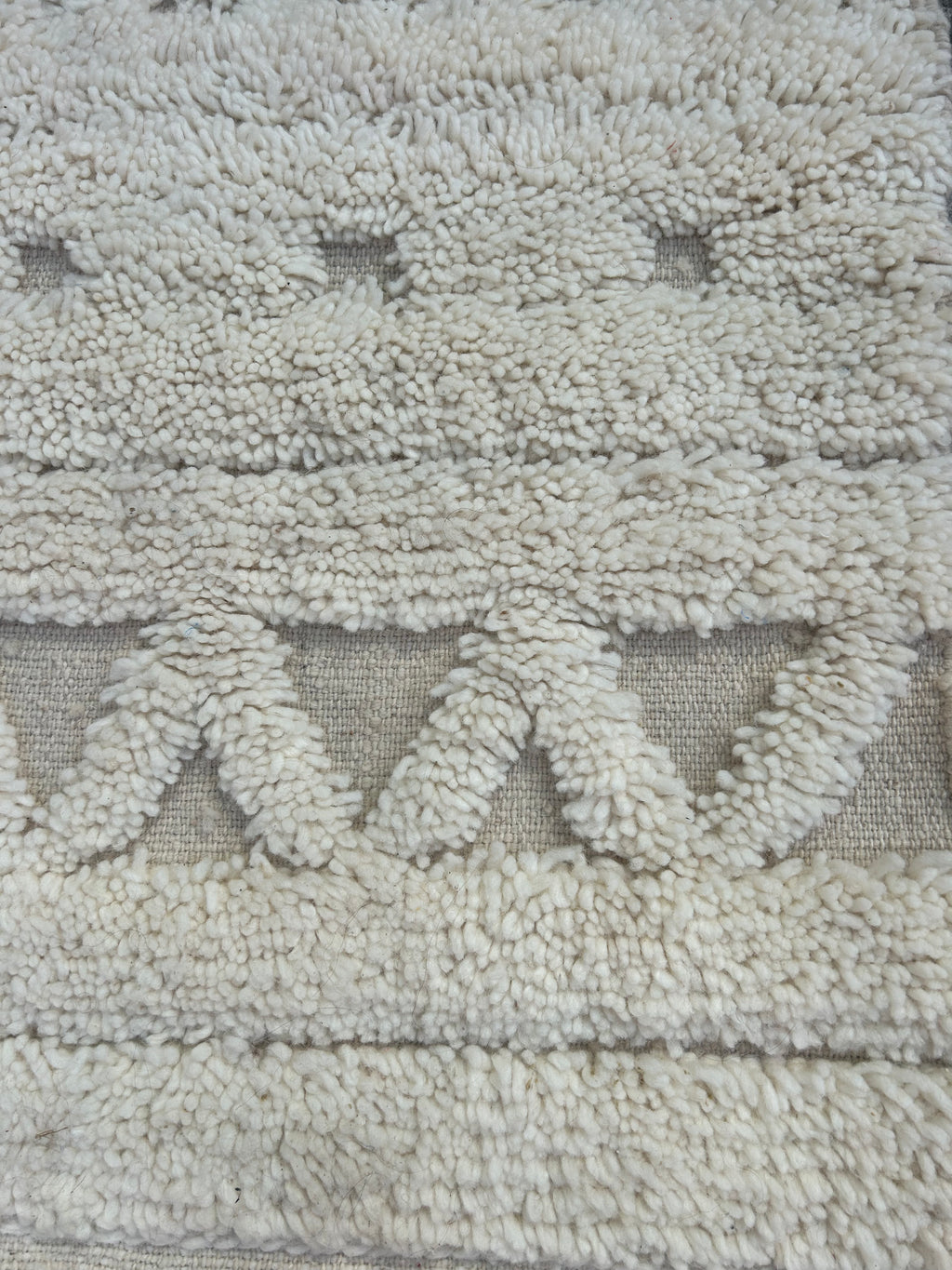 Tapis Beni Ourain Blanc Ivoire Relief Touffeté 