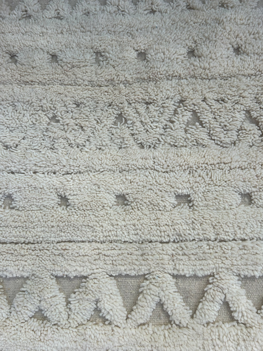 Tapis Beni Ourain Blanc Ivoire Relief Touffeté 