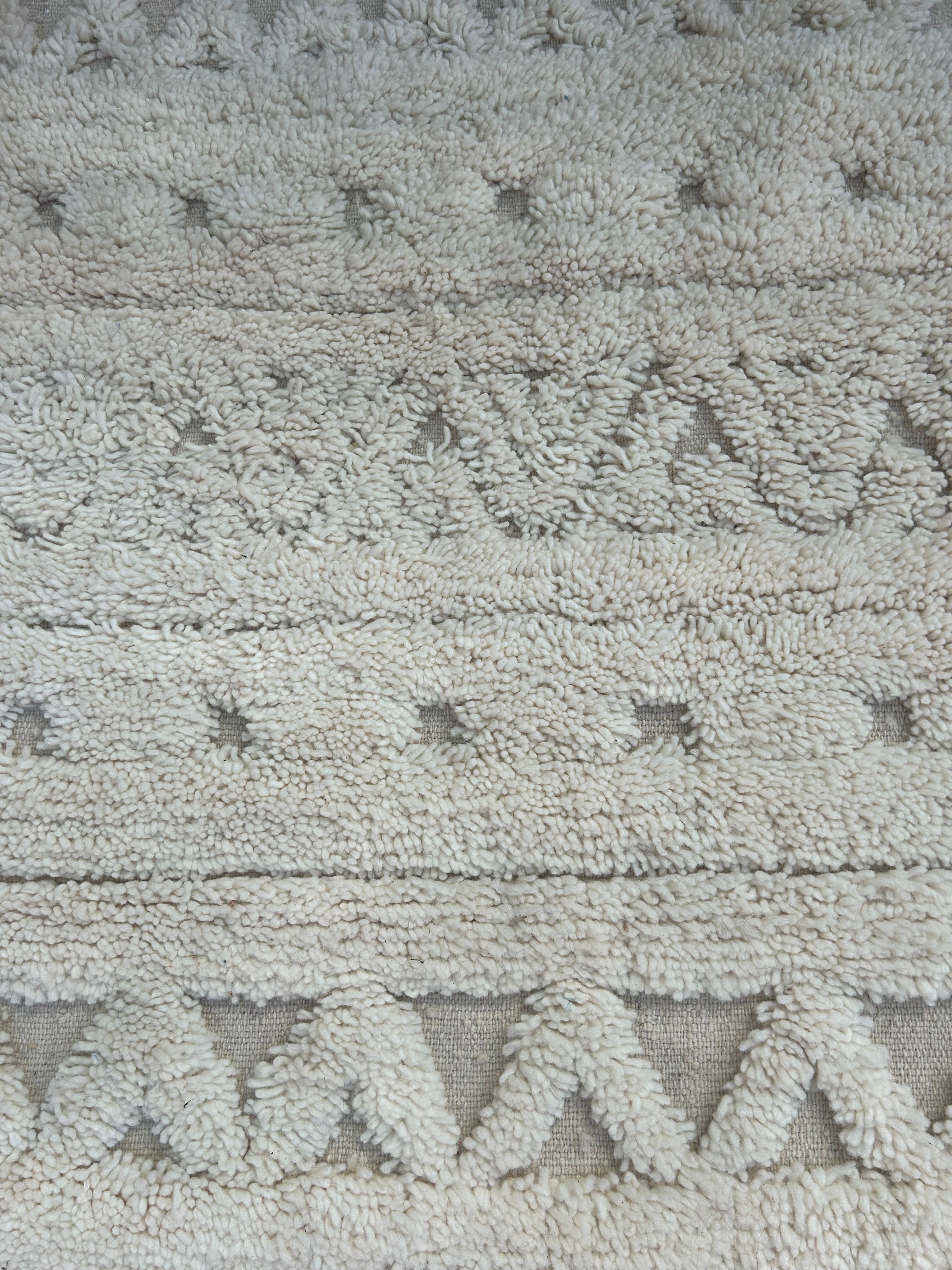Tapis Beni Ourain Blanc Ivoire Relief Touffeté 