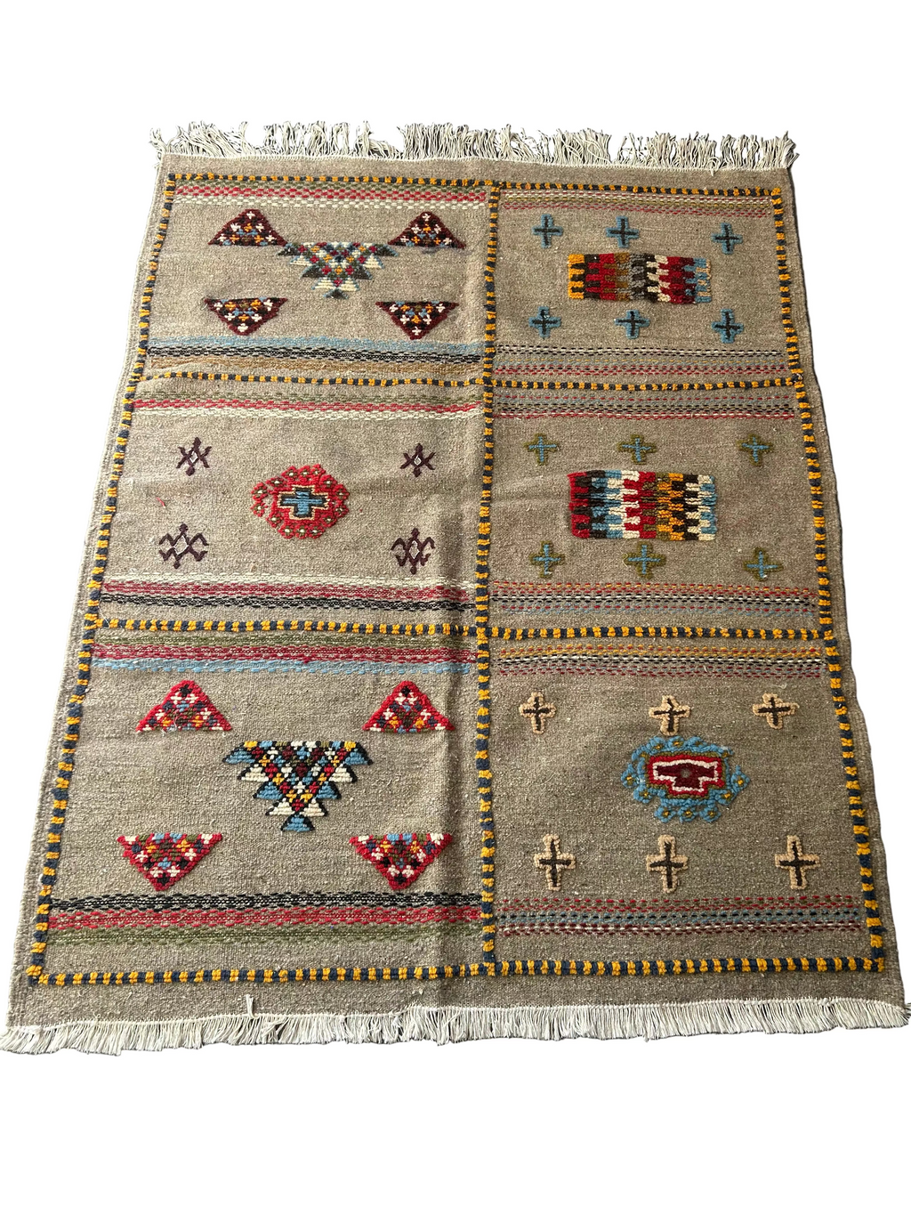 Tapis kilim berbère motifs tribaux en laine naturelle — tissé main pièce unique Maroc