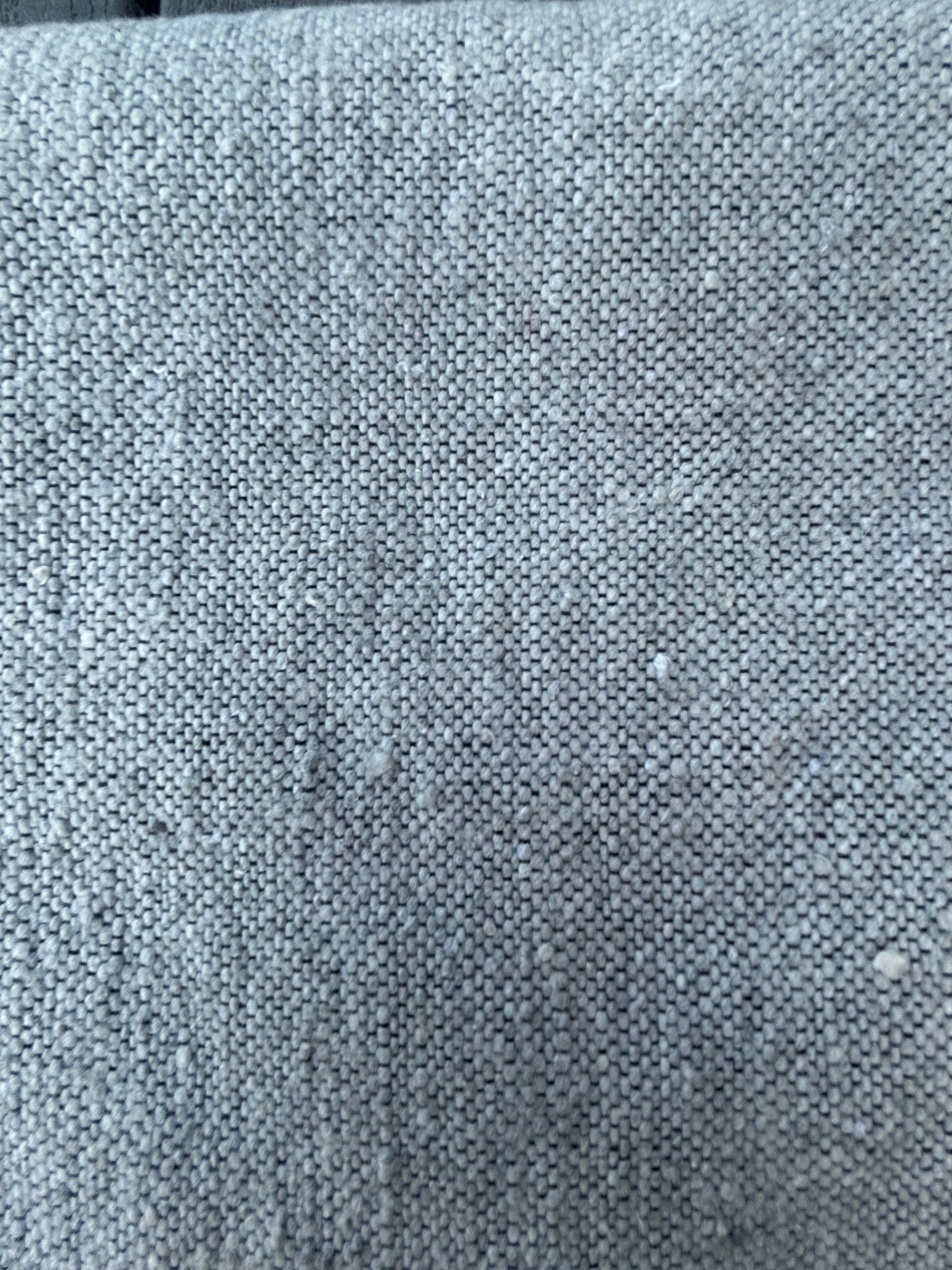 Housse de coussin tufted berbère bleu et gris — fait main au Maroc 50 x 50 cm