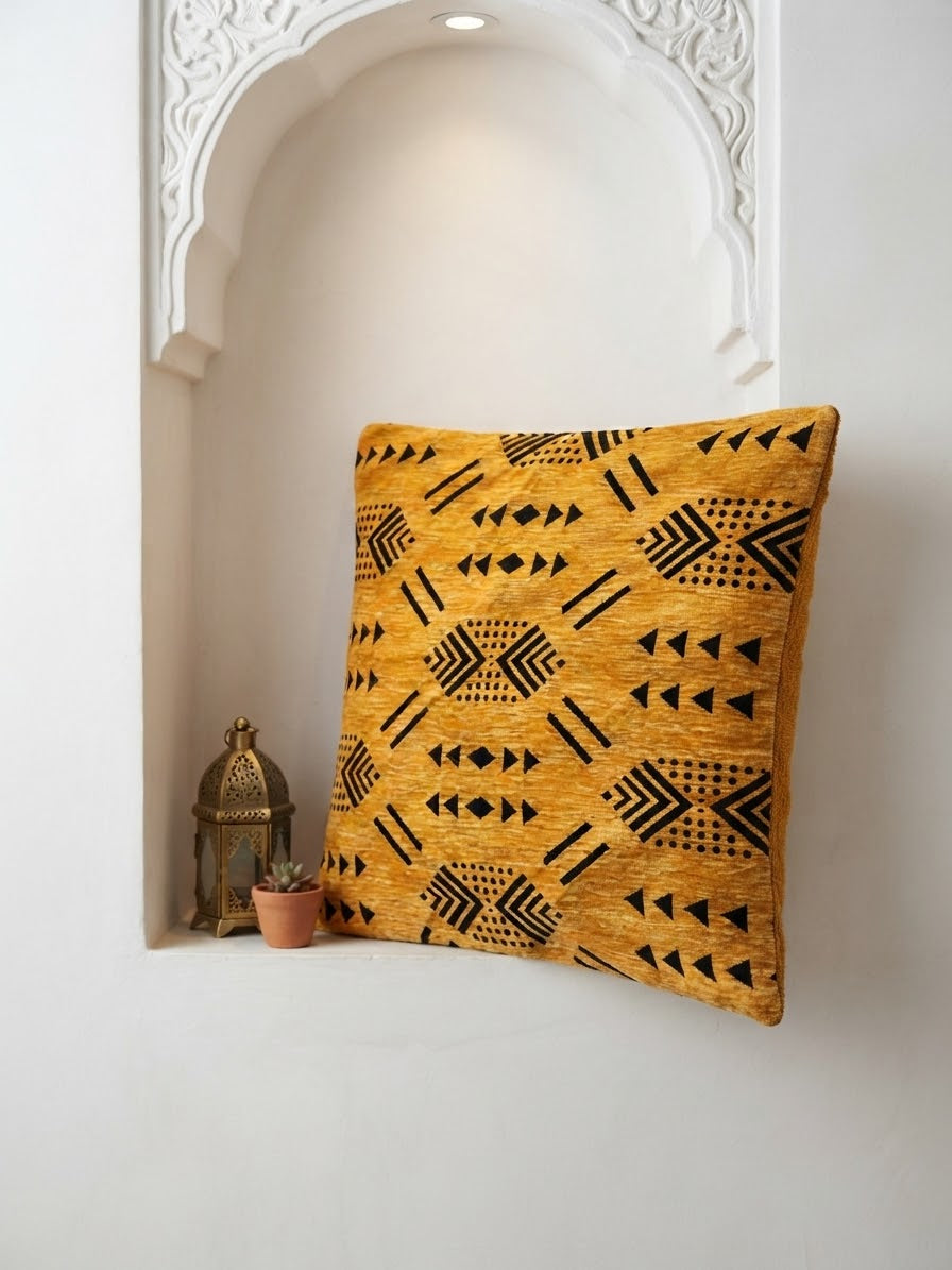 Vue de face lot 2 housses coussins berbères ocre et noir – laine naturelle tissée main