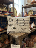 Housse de coussin berbère 58x40 cm – motifs géométriques maroc faite main