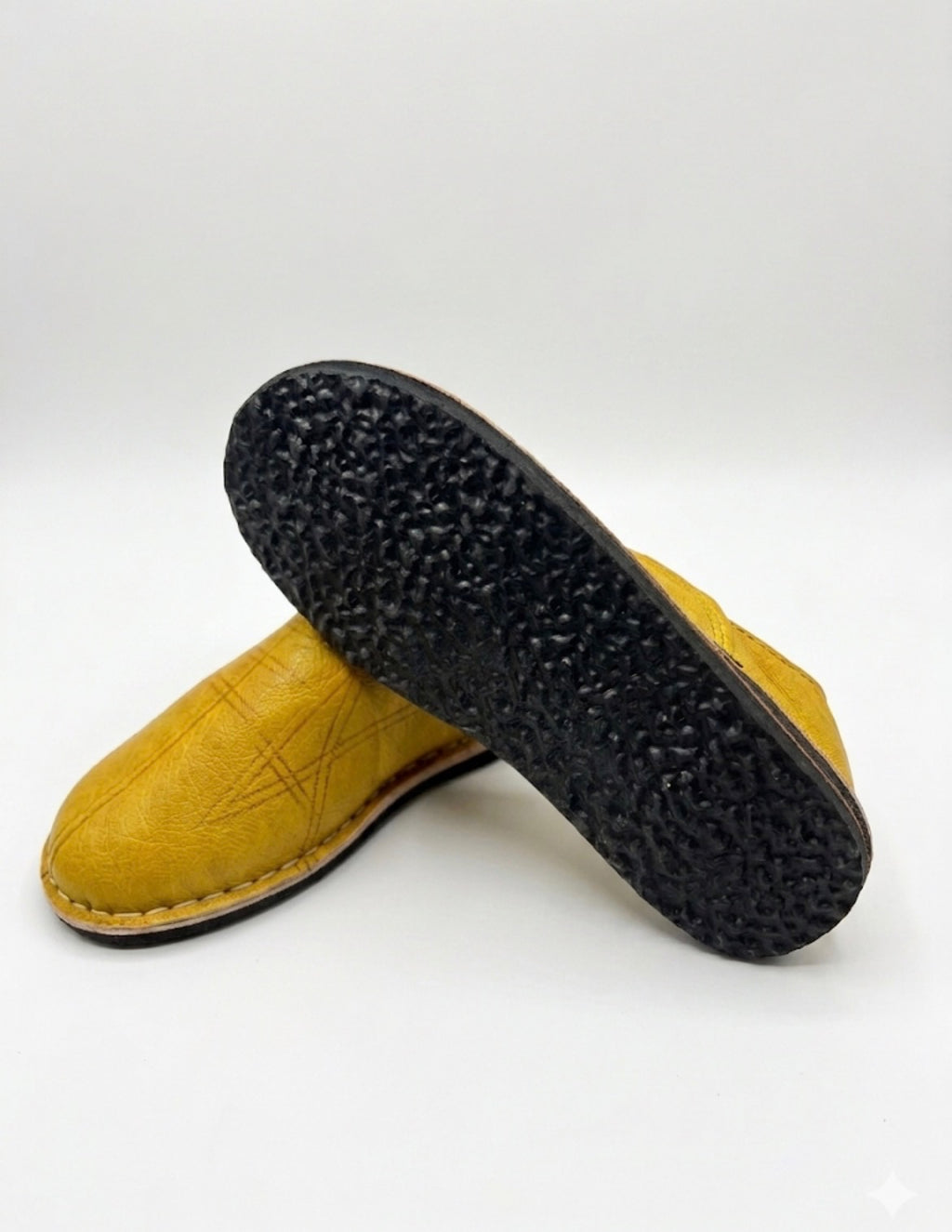 Babouche marocaine en cuir jaune — chaussure artisanale fait main au Maroc