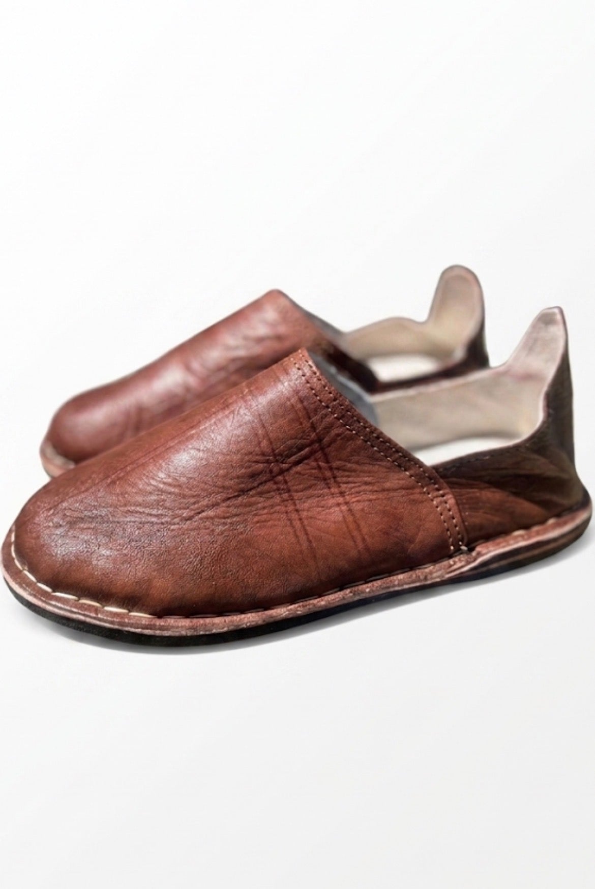 Babouche marocaine en cuir marron — chaussure artisanale fait main au Maroc