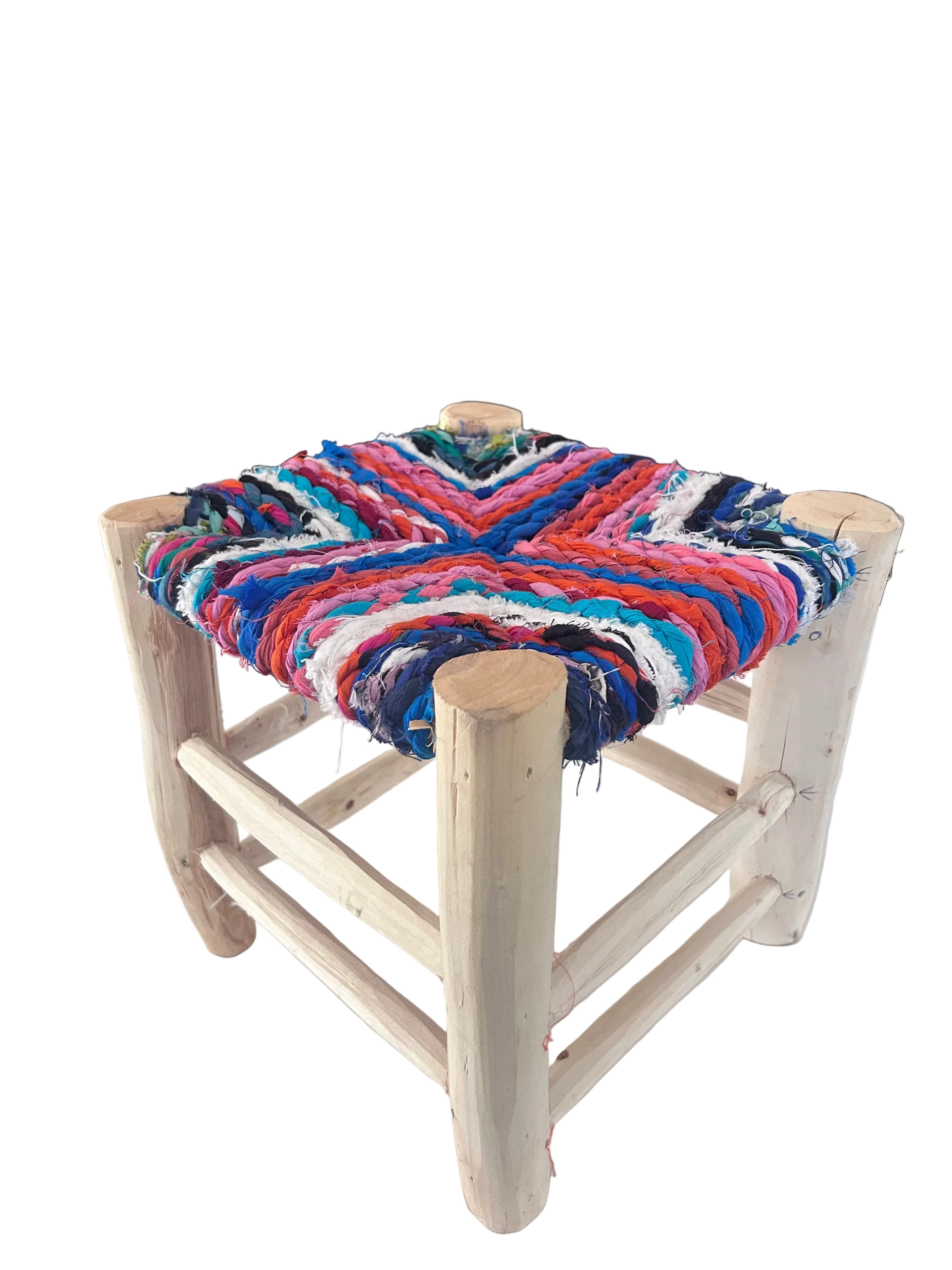 Tabouret en bois d'eucalyptus et boucherouite — mobilier artisanal marocain fait main