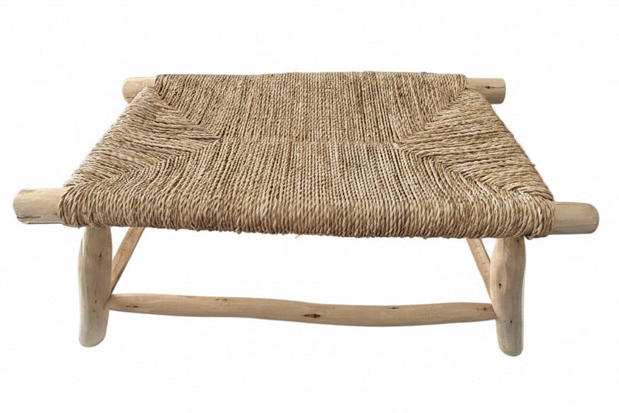 Banc en bois d'eucalyptus et doum tressé — mobilier artisanal marocain, fait main au Maroc