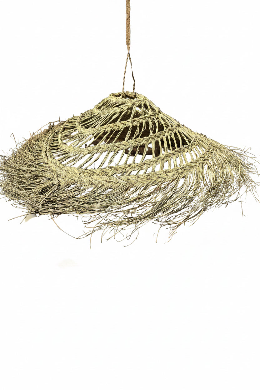 Suspension ajouré tressée en doum — luminaire artisanal marocain, fait main au Maroc