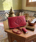 Blague à tabac en cuir rouge — artisanat marocain fait main