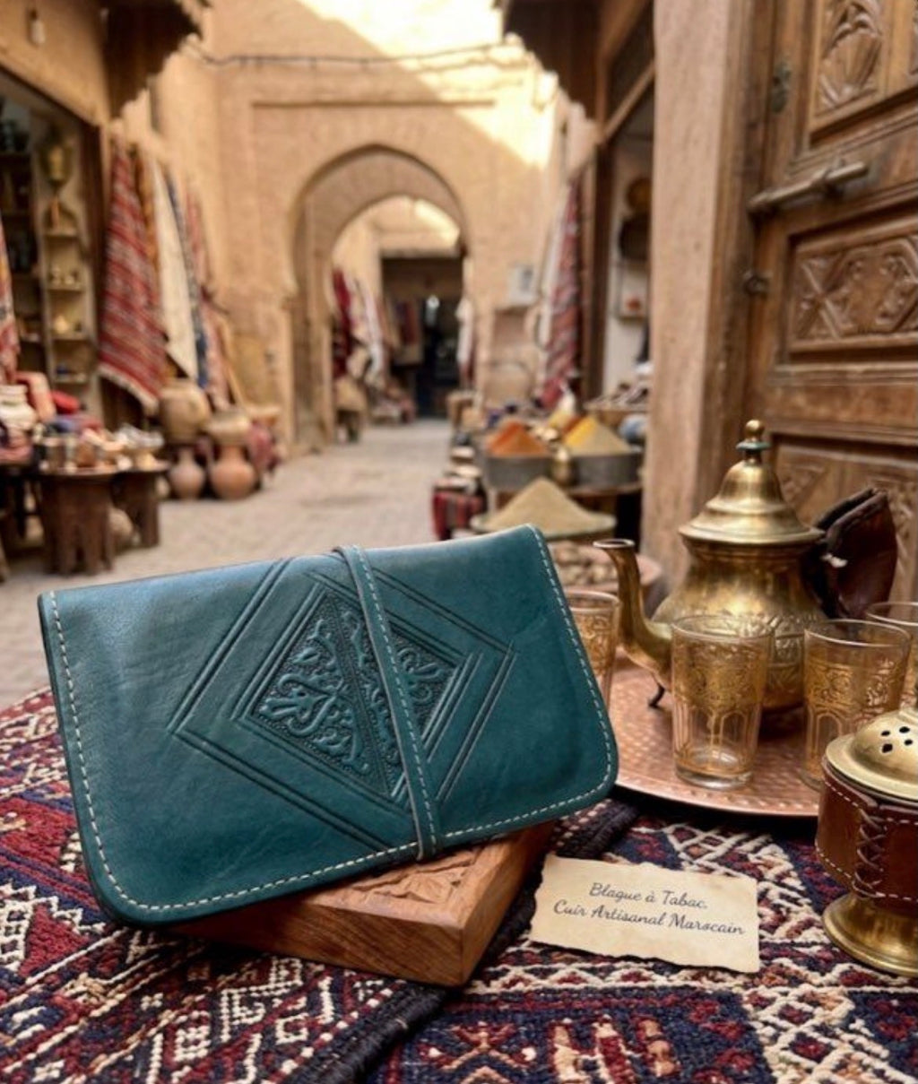 Blague à tabac en cuir vert foncé — artisanat marocain fait main