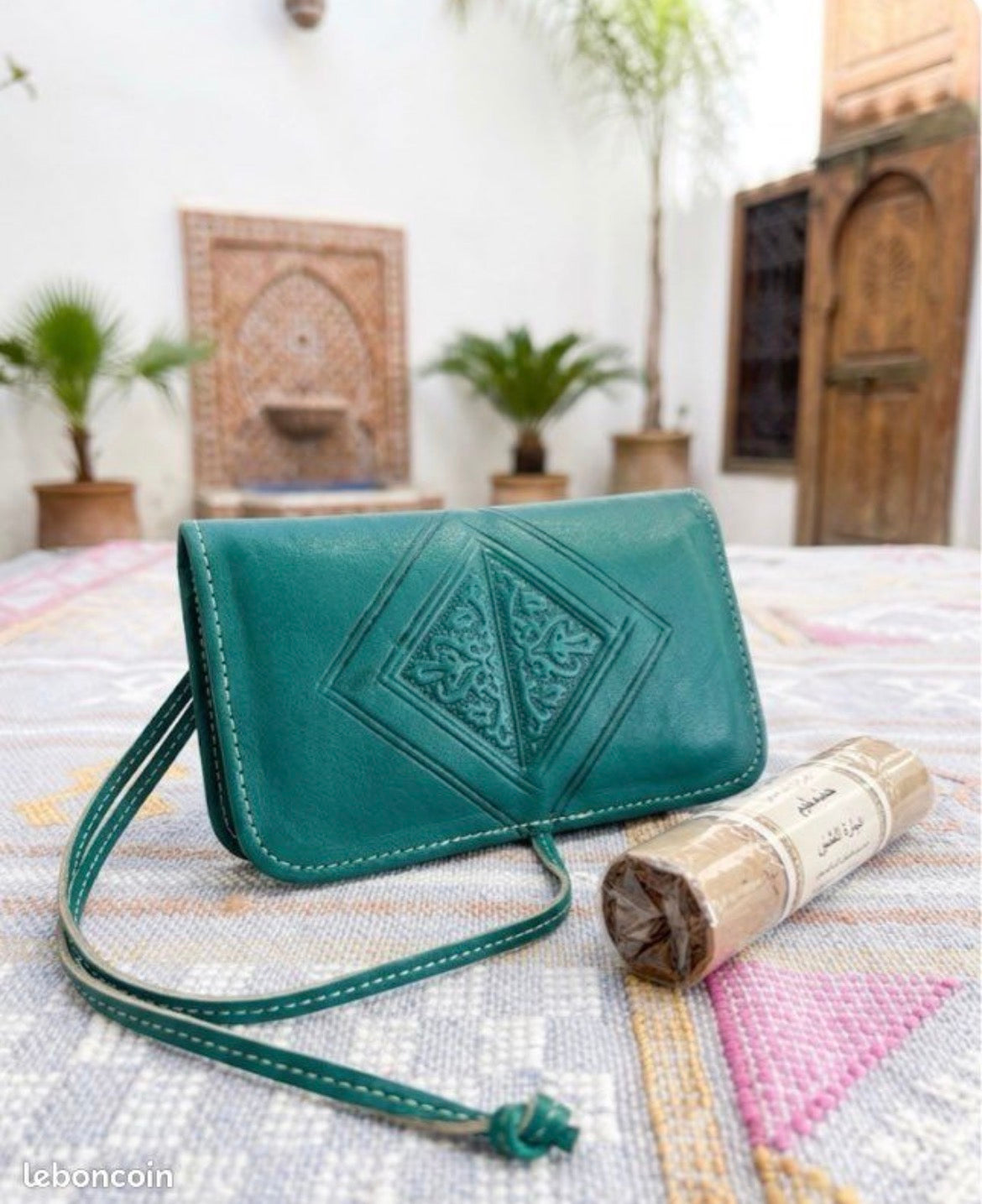 Blague à tabac en cuir vert — artisanat marocain fait main