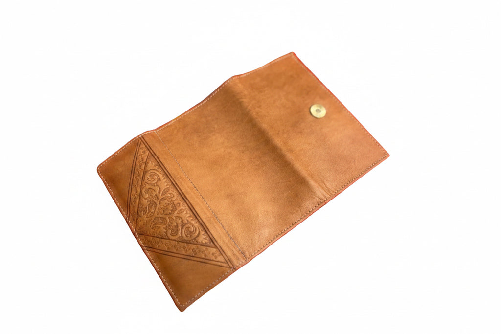 Portefeuille en cuir camel — artisanat marocain fait main