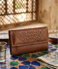Portefeuille en cuir marron — artisanat marocain fait main