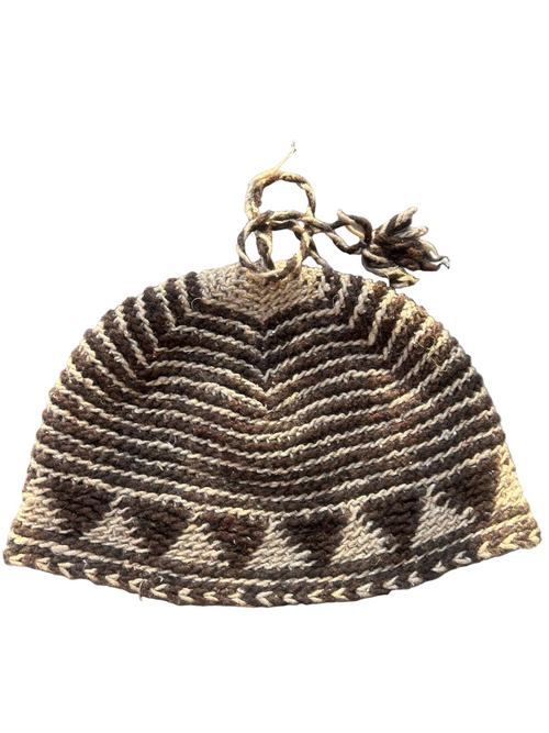 Bonnet tricoté artisanal en laine marron et beige — fait main au Maroc