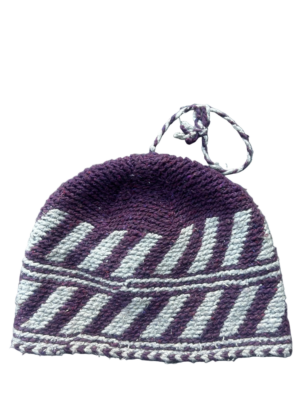 Bonnet tricoté artisanal en laine mauve et blanc — fait main au Maroc