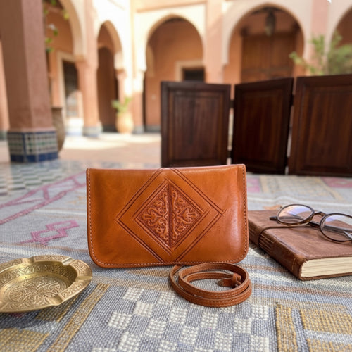 Blague à tabac en cuir orange — artisanat