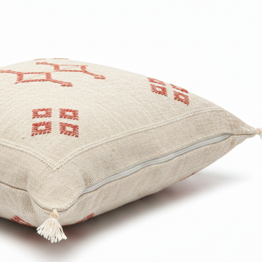 Housse de coussin Sabra ivoire et rouge — soie de cactus artisanat marocain fait main