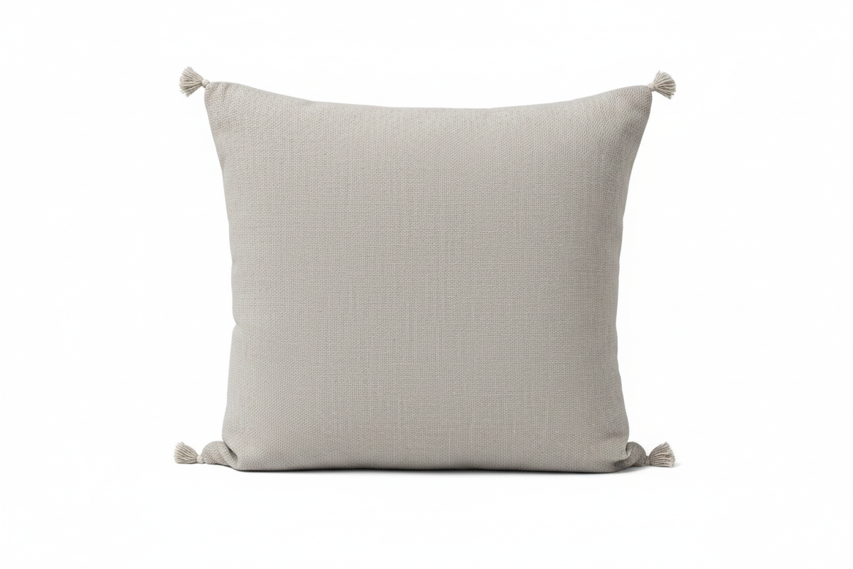 Housse de coussin Sabra gris lin et broderies blanc cassé — soie de cactus fait main Maroc
